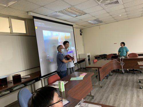 113.09.03 感謝邱鴻麟系主任(110.08.01~113.07.31)